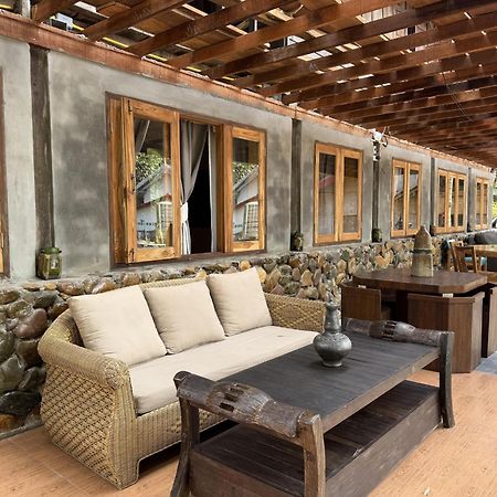 On The Mekong Resort Luang Prabang Exterior photo